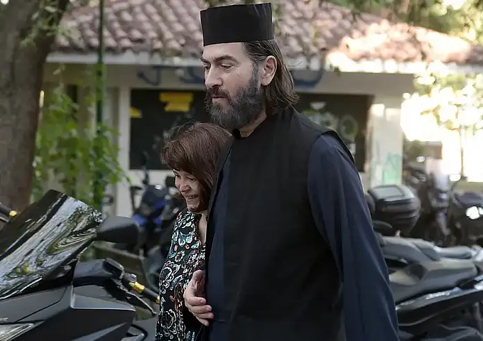 Κιβωτός του Κόσμου: Ενοχή του πατέρα Αντώνιου για σειρά πλημμεληματικών πράξεων ζητά η εισαγγελέας