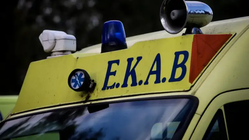Ωρωπός: Κουκουλοφόροι εισέβαλαν σε κομμωτήριο και επιτέθηκαν με σφυρί στον ιδιοκτήτη
