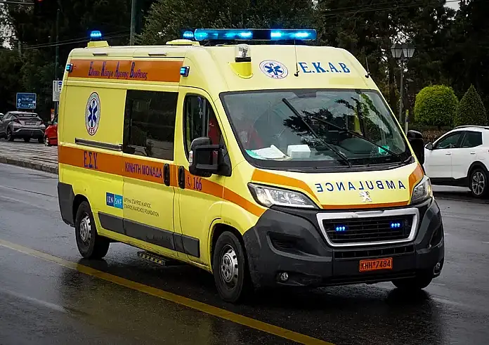 Ιωάννινα: Γυναίκα πήδηξε από δωμάτιο ξενοδοχείου στο κενό, για να γλιτώσει από τον σύζυγό της