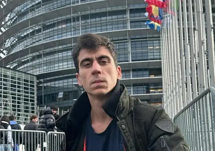 Οργή από τον Χρίστο Τριανταφυλλίδηη για τον Φειδία: Ανάρτησε φωτογραφία από ξενοδοχείο στα Κατεχόμενα