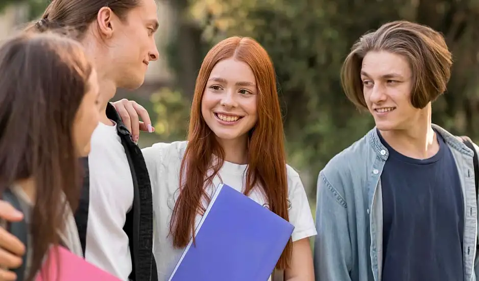 Ποια είναι τα 3 «μυστικά» των ανθρώπων που κάνουν εύκολα φίλους;