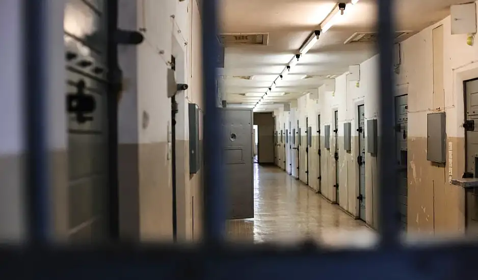 Θεσσαλονίκη: 61χρονος κρατούμενος έβαλε φωτιά σε κρατητήριο αστυνομικού τμήματος - Ελεύθερος με όρους