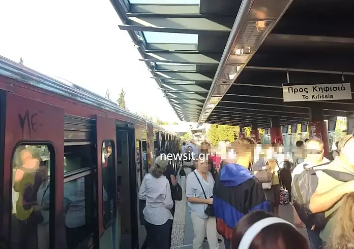 Νεκρός ο άνδρας που έπεσε στον ΗΣΑΠ στην πεζογέφυρα ανάμεσα σε ΚΑΤ και Μαρούσι