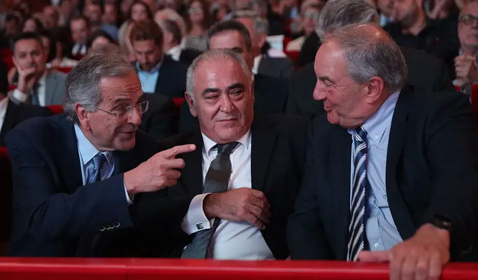 Νέα κοινή εμφάνιση Κώστα Καραμανλή και Αντώνη Σαμαρά με θερμές χειραψίες και πειράγματα