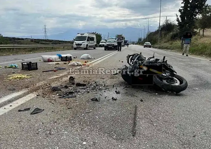 Σοκαριστικές εικόνες από τροχαίο στη Λαμία: Γιατρός στο νοσοκομείο και πατέρας 4 παιδιών το θύμα