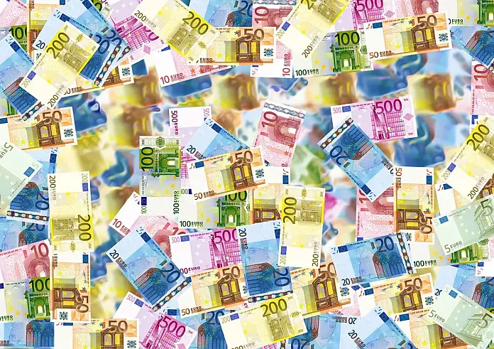 Απάτη τύπου «καρουζέλ» ύψους 35 εκατ. ευρώ.  Εμπλέκονται γνωστός επιχειρηματίας και τραπεζικός, πρώην πολιτικός