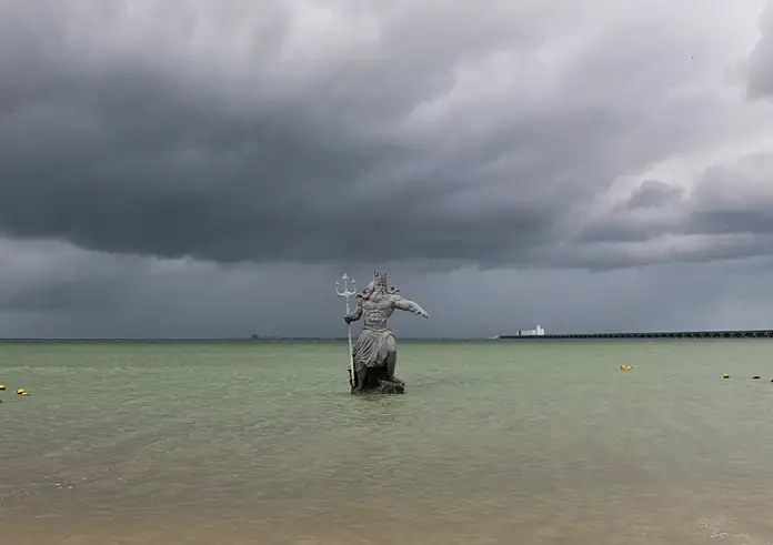 Η Φλόριντα μπροστά στον τυφώνα-τέρας Μίλτον – Δραματική έκκληση Μπάιντεν να απομακρυνθούν οι κάτοικοι