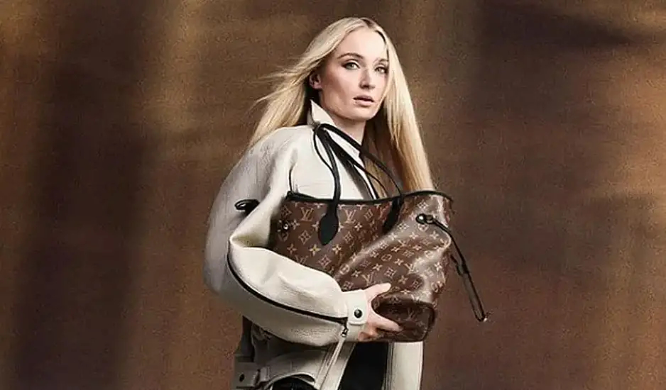 Ο οίκος Louis Vuitton επαναλανσάρει τη best seller τσάντα του