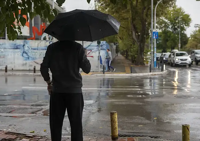 Καιρός: Αλλαγή σκηνικού με βροχές και καταιγίδες σήμερα – Πτώση της θερμοκρασίας