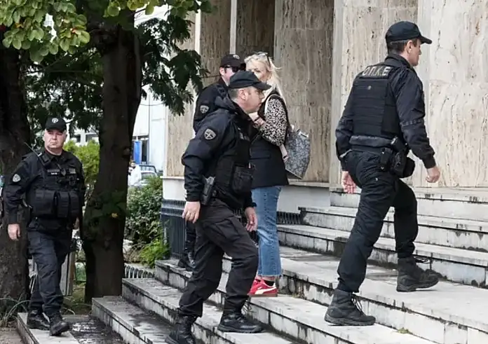 Γυναικοκτονία στο Αγρίνιο: Προφυλακιστέος ο 30χρονος - «Δεν γεννήθηκε δολοφόνος» είπε η αδερφή του