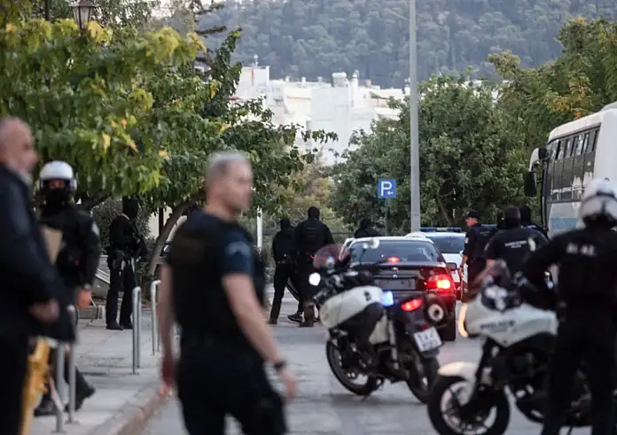 Κύκλωμα προστασίας οίκων ανοχής: Στη φυλακή ο «υπαρχηγός» με τον πολυτελή βίο - Ελεύθεροι οι υπόλοιποι 9