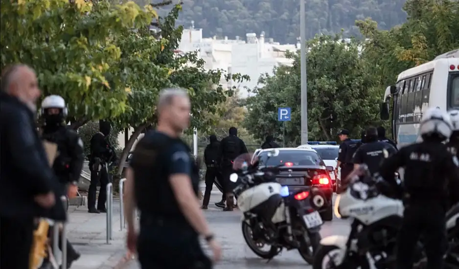 Κύκλωμα προστασίας οίκων ανοχής: Στη φυλακή ο «υπαρχηγός» με τον πολυτελή βίο - Ελεύθεροι οι υπόλοιποι 9
