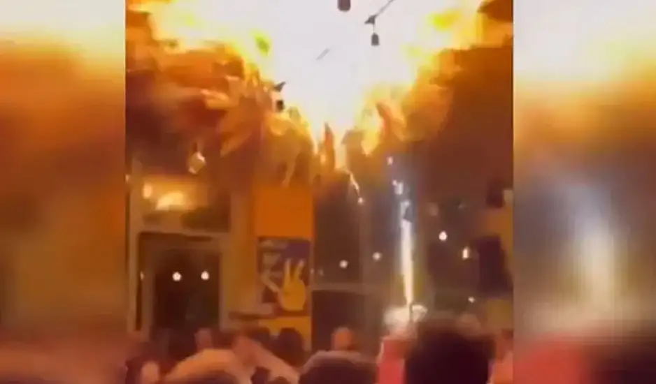 Ποινική δίωξη στον σερβιτόρο για εμπρησμό από αμέλεια για τη φωτιά σε μπαρ στο Παγκράτι