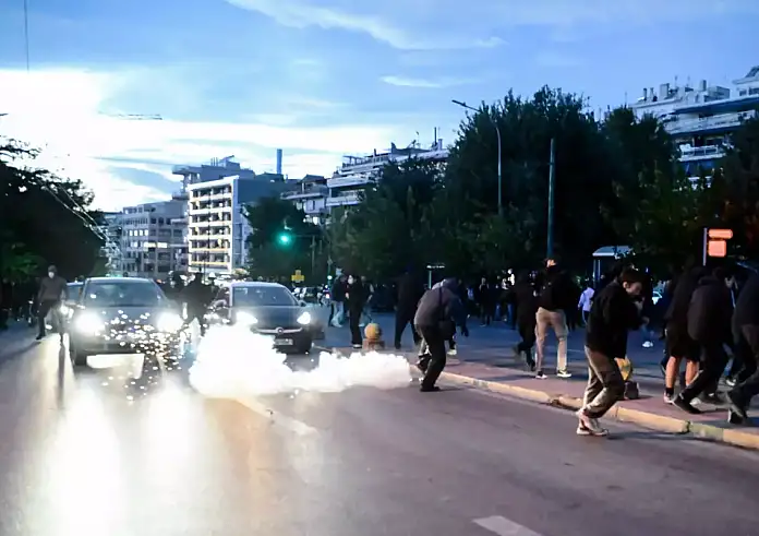 Στη φυλακή ο Νίκος Ρωμανός για το αποτύπωμα στη «γιάφκα» στους Αμπελόκηπους – Ένταση στα δικαστήρια