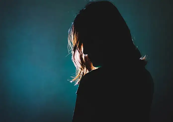 Με χτυπούσε επί τρεις ώρες, φοβάμαι να κυκλοφορήσω. Συγκλονίζει γνωστό μοντέλο
