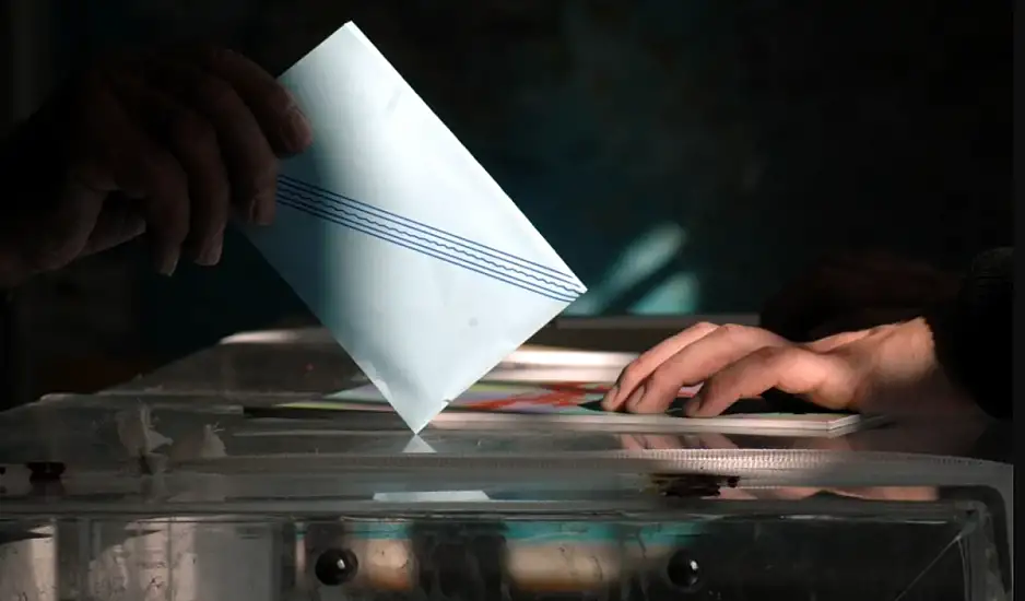Real Polls: Ανάκαμψη της ΝΔ - Δεύτερη η Ζωή - Ένας στους δύο επιλέγουν ένα κόμμα ελλείψει εναλλακτικών