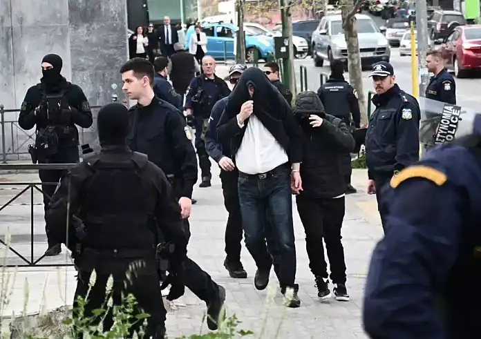 Κολωνός: Ένοχοι οι 11 από τους 17 κατηγορούμενους για τους βιασμούς της 12χρονης