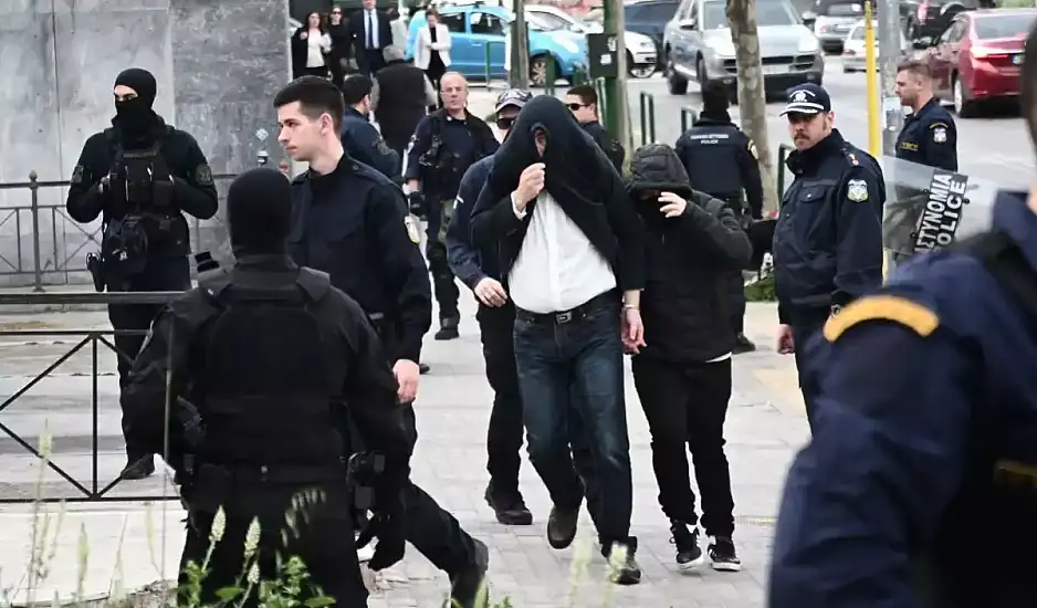Κολωνός: Ένοχοι οι 11 από τους 17 κατηγορούμενους για τους βιασμούς της 12χρονης