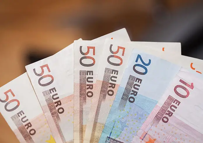 Πότε πληρώνονται τα επιδόματα ΟΠΕΚΑ - Η αλλαγή με το επίδομα παιδιού αυτό το μήνα