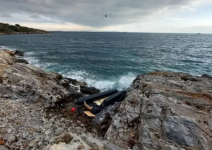 Ναυάγιο στη Γαύδο: Εντοπίστηκαν δύο σοροί σε παραλία