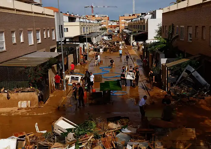 Στους 205 οι νεκροί από τις σαρωτικές πλημμύρες στην Ισπανία – «Σβήνουν» οι ελπίδες για επιζώντες