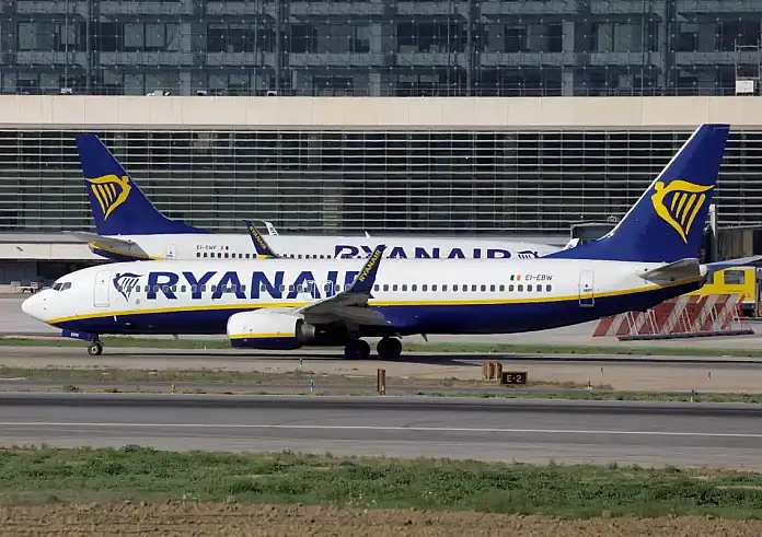 Βρετανία: Χάος σε πτήση της Ryanair με τον θάνατο επιβάτη – Η ηρωική προσπάθεια να τον κρατήσουν στη ζωή