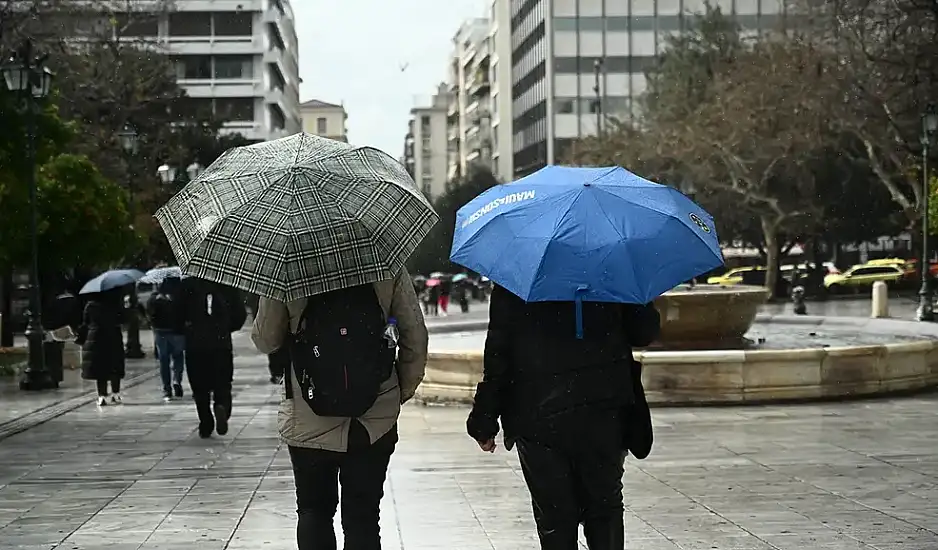 Ποιες οι περιοχές με βροχές το Σαββατοκύριακο - Οι νέες προγνώσεις των μετεωρολόγων