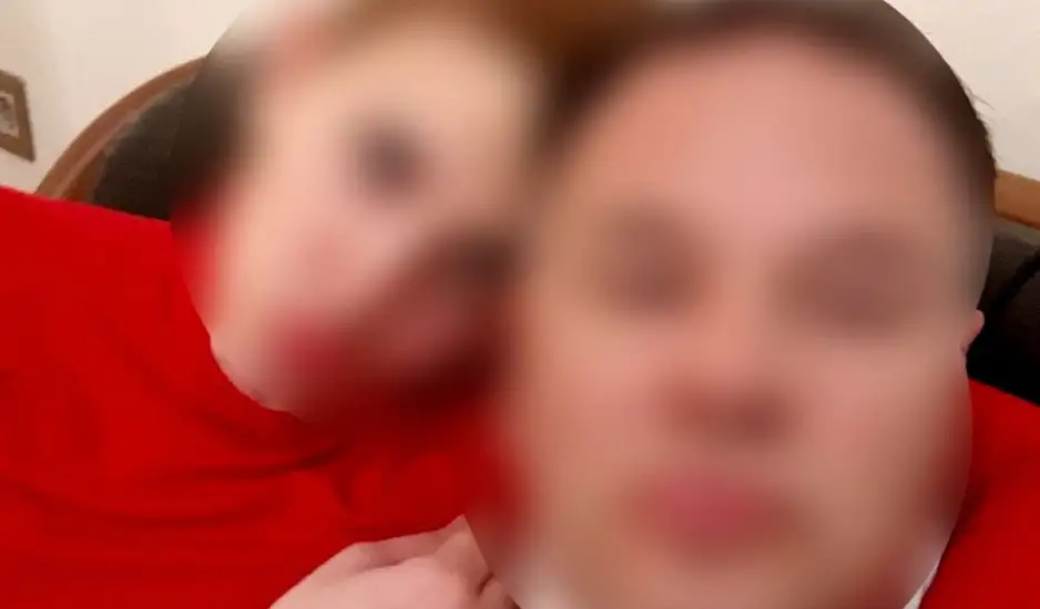 Αστυνομικός της Βουλής: Κατέγραφε την πεθερά του στο μπάνιο - Γέννησε η γυναίκα του