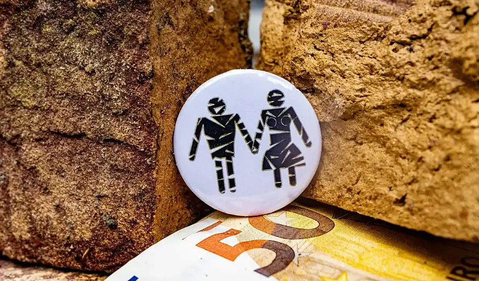 Τι ώρα πληρώνεται σήμερα η επιταγή ακρίβειας στους δικαιούχους επιδόματος παιδιού