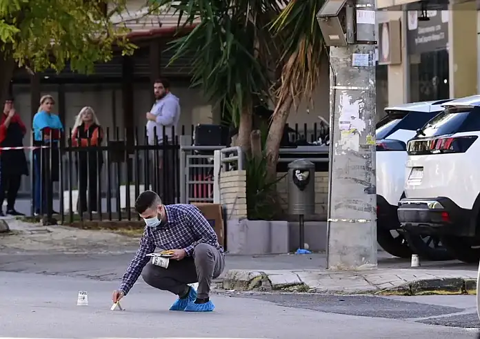 Οι πυροβολισμοί στη Γλυφάδα έπεσαν δίπλα από νηπιαγωγείο – Η αντίδραση της δασκάλας για να προστατέψει τα παιδιά