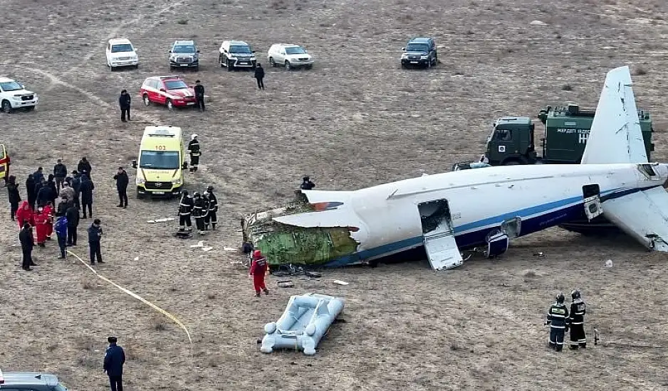 Αεροσκάφος της Azerbaijan Airlines με 67 επιβαίνοντες έπεσε στο Καζακστάν