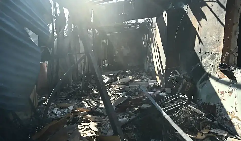 Από κλαδί πεύκου πήρε φωτιά η βιοτεχνία όπου εργαζόταν η γυναίκα που απανθρακώθηκε στο Πάτημα Χαλανδρίου