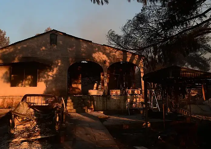 Τα 15 μέτρα στήριξης για τους πυρόπληκτους της Αττικής – Αναλυτικά οι αποζημιώσεις και οι ενισχύσεις