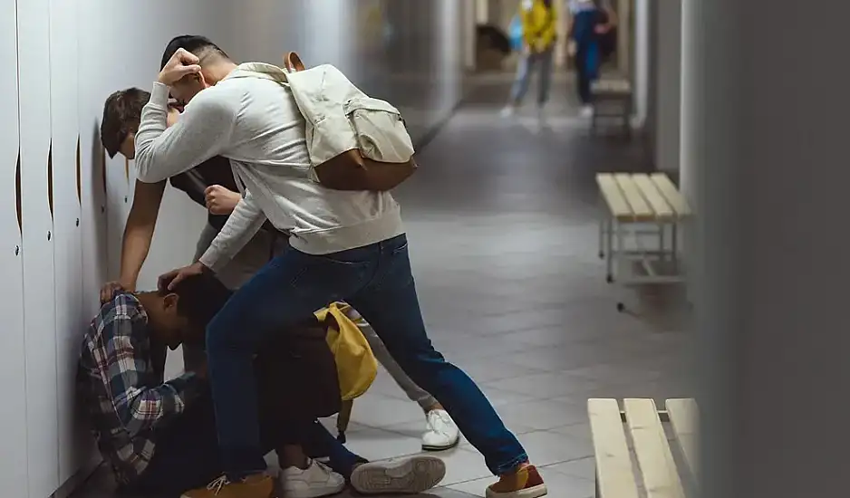 Ποιος τελικά φταίει για τη βία των ανηλίκων και γιατί το τελευταίο διάστημα βρίσκεται σε έξαρση;