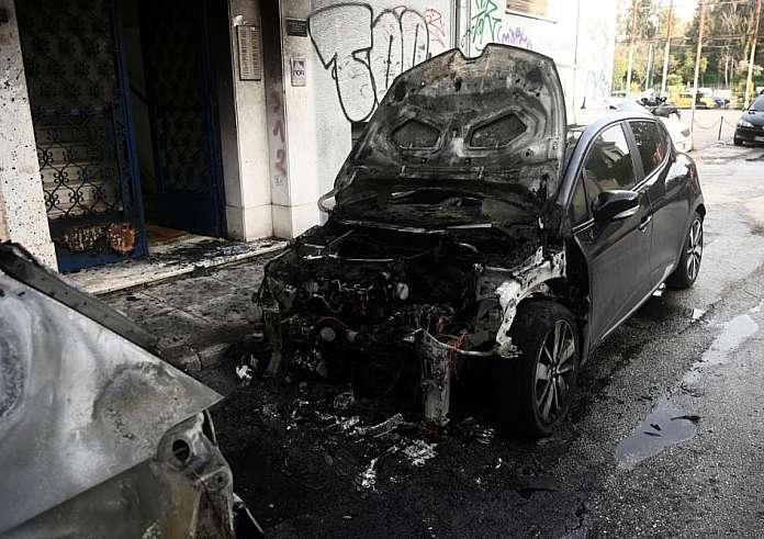 Μπαράζ εμπρησμών IX στα Εξάρχεια: Μαρτυρίες για έναν ύποπτο πεζό - Κούρδοι οι συλληφθέντες