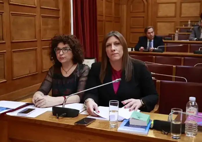 Τέμπη: «Ροντέο» η Εξεταστική – Κατάληψη για ώρες έκανε η Ζωή Κωνσταντοπούλου