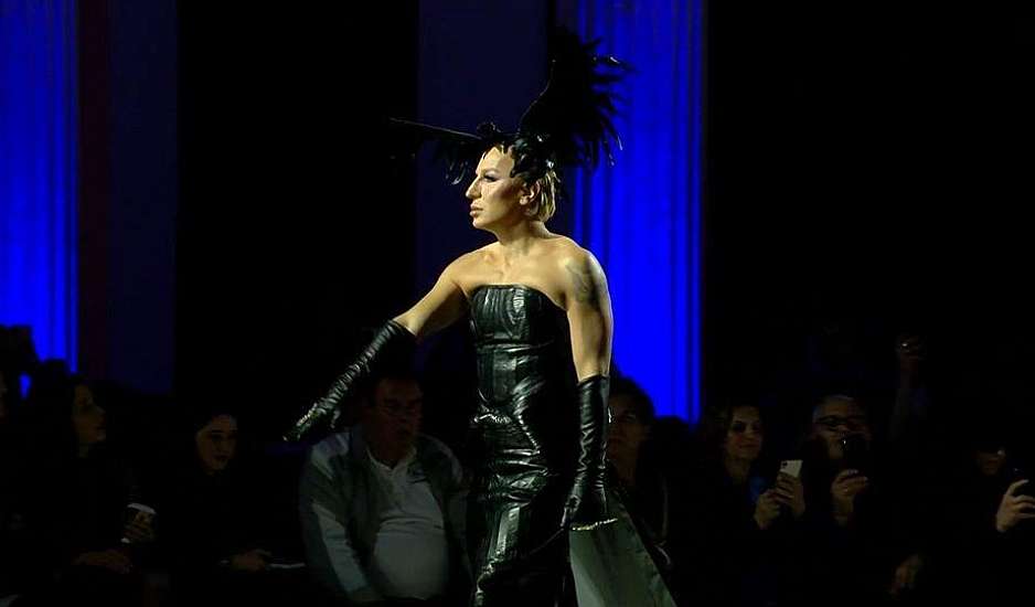 Athens Fashion Week - Η θεατράλε πασαρέλα του ακτιβιστή και μοντέλου Εlton Ιlirjani