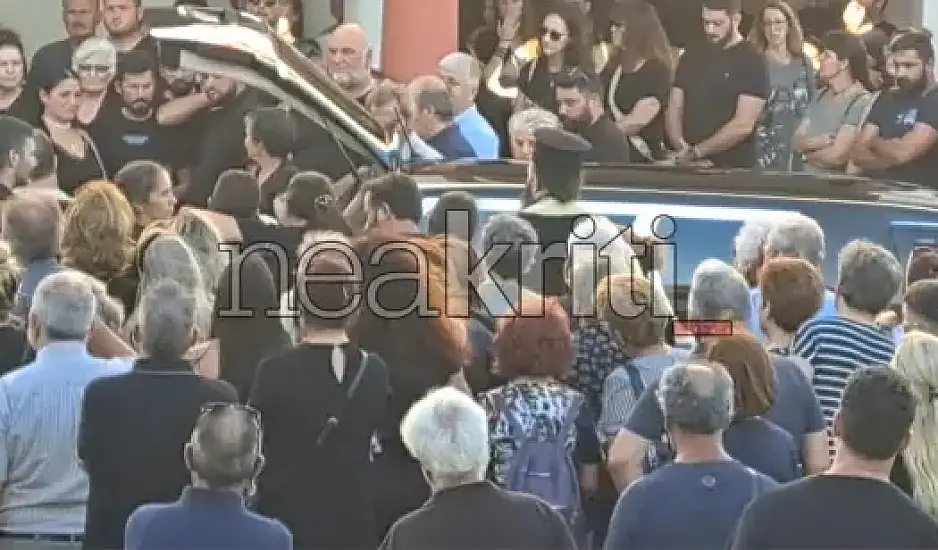 Θρήνος στην κηδεία του 36χρονου Γιώργου που έπεσε νεκρός από μπαλωθιές που έριξε ο μπατζανάκης του