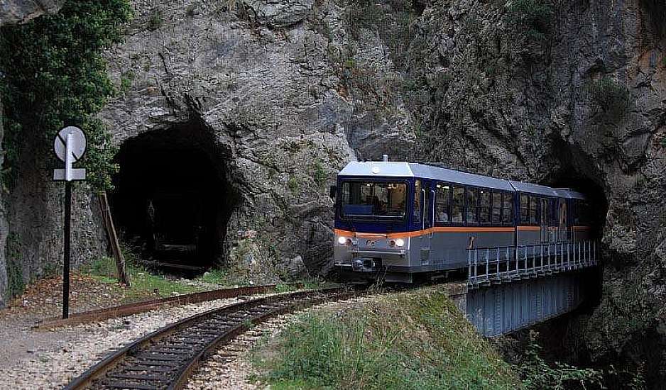 Βλάβη στον Οδοντωτό: Εγκλωβίστηκαν 38 επιβάτες – Κλήθηκε το 112 για βοήθεια