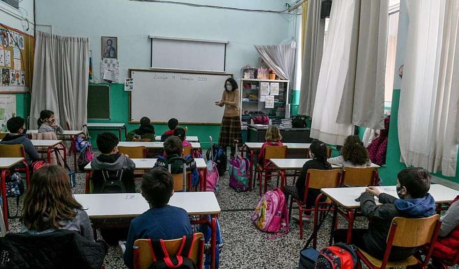 Νέο μέτωπο υπουργείου Παιδείας - εκπαιδευτικών: Ποινές και πρόστιμα σε όσους αρνούνται την αξιολόγηση