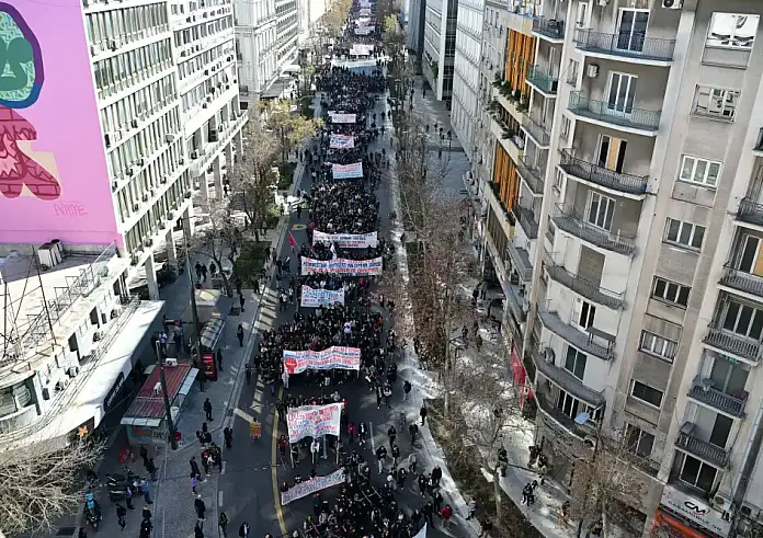 Πανεπιστήμια: Χιλιάδες κόσμου στα συλλαλητήρια για τα μη κρατικά ΑΕΙ