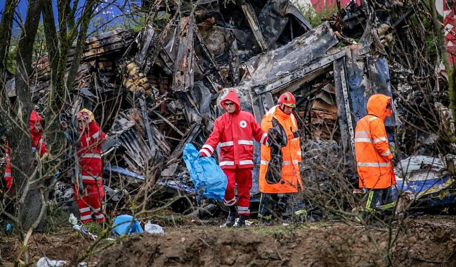 Τέμπη: Έσβησαν τις συνομιλίες 15 μέρες μετά την τραγωδία – Αποκάλυψη σοκ στη Βουλή από τον πρόεδρο του ΟΣΕ