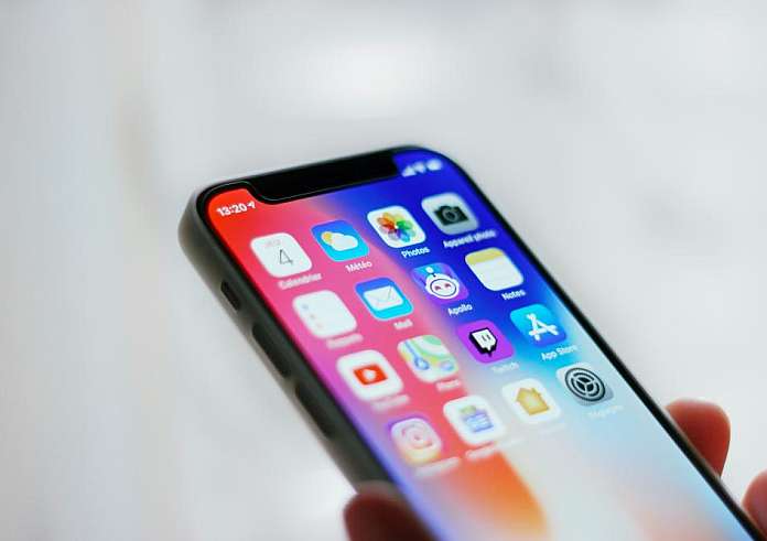 Ένα σχολείο απαγόρευσε τα smartphones και άλλαξε τη ζωή των μαθητών