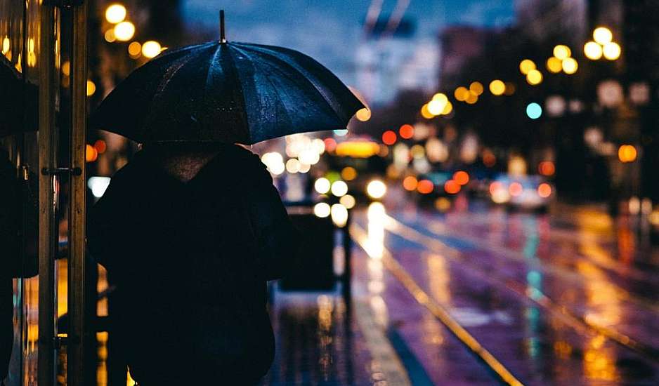 Καιρός: Από τα χιόνια στις βροχές τη Δευτέρα – Ανεβαίνει η θερμοκρασία
