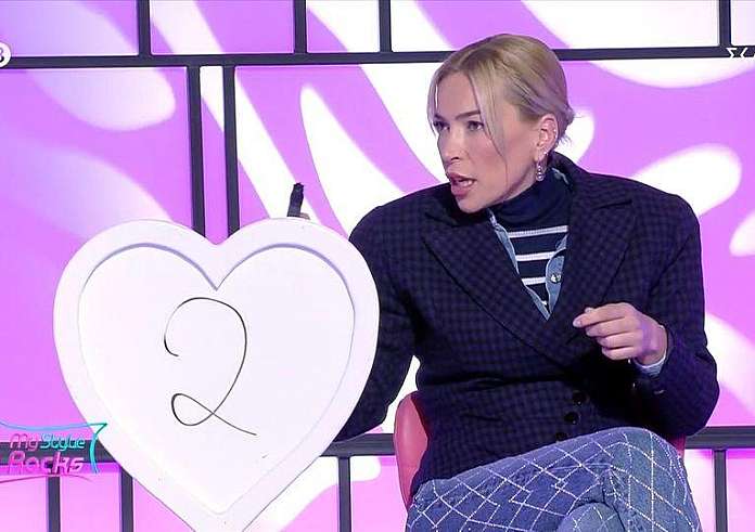 My Style Rocks: Χαμός με την κοντή φούστα της Χριστιάννας – Φαίνεται από κάτω αυτό που δεν πρέπει να φανεί