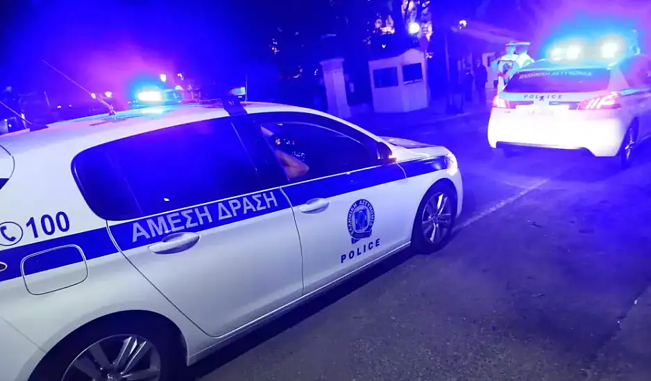 Μάνδρα: Επιχειρηματίας βρέθηκε πυροβολημένος και απανθρακωμένος μέσα σε καμένο αυτοκίνητο