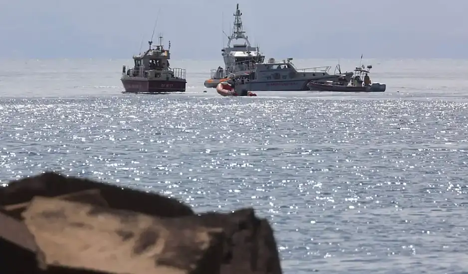 Σικελία: Ένας νεκρός και 6 αγνοούμενοι από το ναυάγιο του ιστιοφόρου γιοτ Bayesian – Βίντεο σοκ από τον ανεμοστρόβιλο