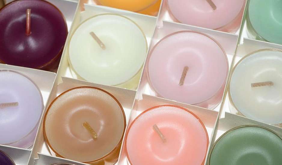 Αρωματικά κεριά: Οι κίνδυνοι για την υγεία μας από τη χρήση τους – Ο ειδικός προειδοποιεί