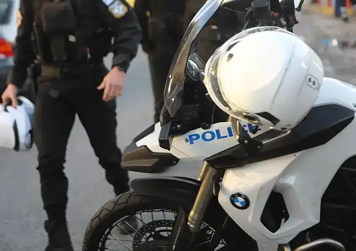 Νέα Σμύρνη: Άνδρας βρέθηκε μαχαιρωμένος μέσα στο διαμέρισμά του