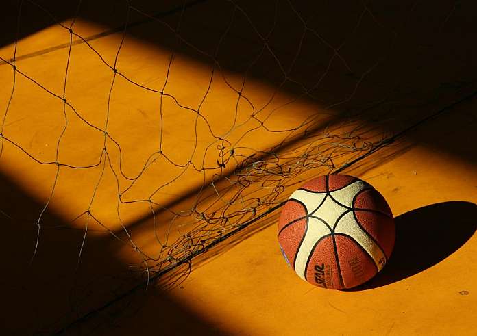 Άφαντος ακόμη ο μπασκετμπολίστας που ξυλοκόπησε και δάγκωσε την σύντροφο του